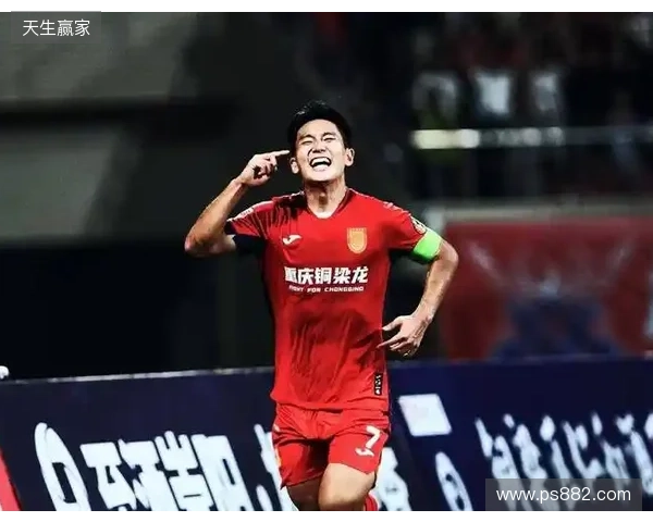 登顶中超！十人铜梁龙2-1三镇5轮不败 杜月徵染红张志雄造两球